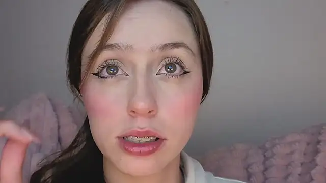 SofiaGc online show from November 12, 2025, 4:02 am