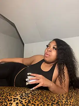 AUNYXXX online show from January 8, 2025, 4:12 am