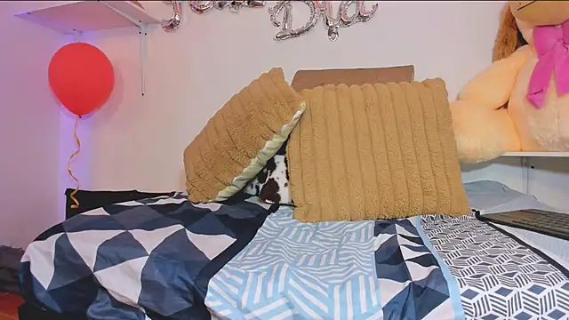 Snapshot of thin_princess chatting on February 18, 2025, 7:19 pm thin princess online show from February 18, 2025, 7:19 pm