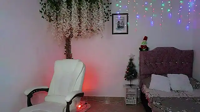 Snapshot of thin_princess chatting on December 17, 2025, 2:39 am thin princess online show from December 17, 2025, 2:39 am