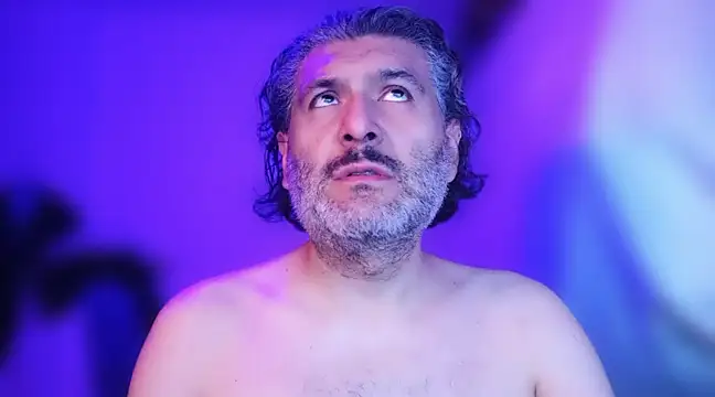 Snapshot of BushBator chatting on January 4, 2025, 7:55 am BushBator online show from January 4, 2025, 7:55 am