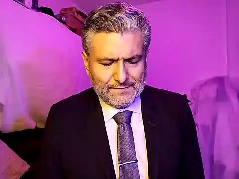 Snapshot of BushBator chatting on January 21, 2025, 7:04 am BushBator online show from January 21, 2025, 7:04 am