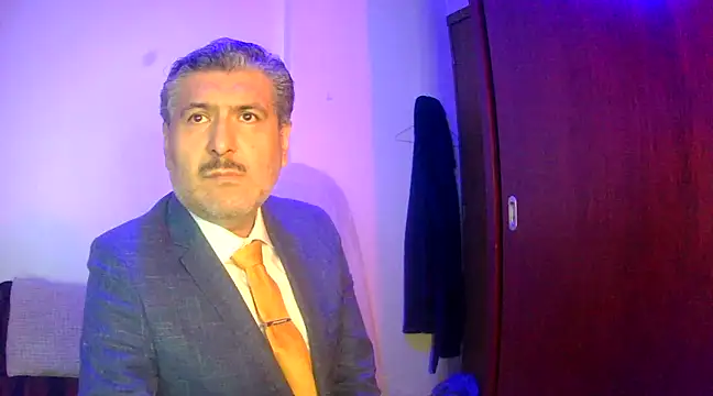 Snapshot of BushBator chatting on February 28, 2025, 7:48 am BushBator online show from February 28, 2025, 7:48 am