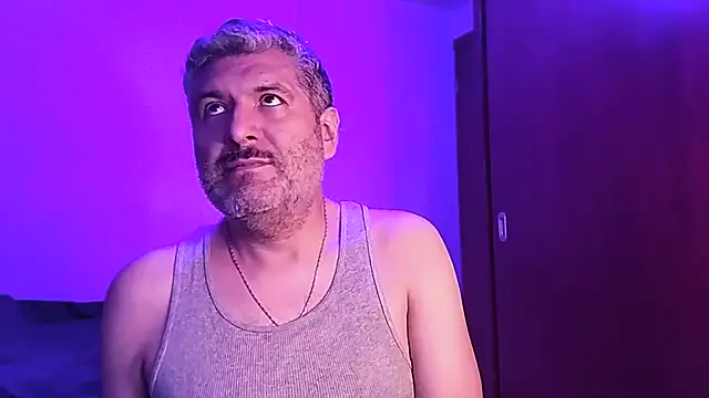 Snapshot of BushBator chatting on September 21, 2025, 7:21 am BushBator online show from September 21, 2025, 7:21 am