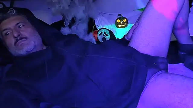 Snapshot of BushBator chatting on October 25, 2025, 7:49 am BushBator online show from October 25, 2025, 7:49 am