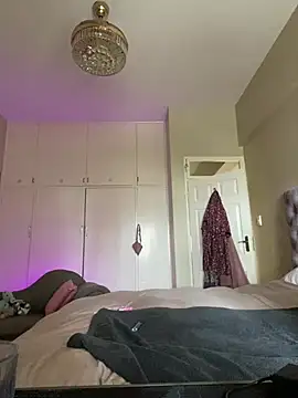 Snapshot of Indianbutter11 chatting on January 12, 2025, 6:06 am Indianbutter11 online show from January 12, 2025, 6:06 am