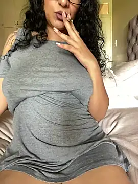 Snapshot of Indianbutter11 chatting on February 9, 2025, 6:01 am Indianbutter11 online show from February 9, 2025, 6:01 am