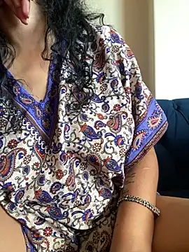 Snapshot of Indianbutter11 chatting on February 25, 2025, 11:19 am Indianbutter11 online show from February 25, 2025, 11:19 am