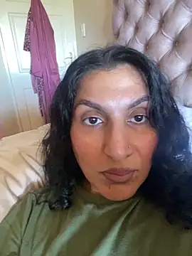 Snapshot of Indianbutter11 chatting on March 9, 2025, 12:09 pm Indianbutter11 online show from March 9, 2025, 12:09 pm