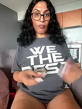 Snapshot of Indianbutter11 chatting on November 5, 2025, 6:24 am Indianbutter11 online show from November 5, 2025, 6:24 am