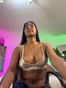 Snapshot of JANYLOVE__ chatting on May 25, 2026, 10:54 am JANYLOVE online show from May 25, 2026, 10:54 am