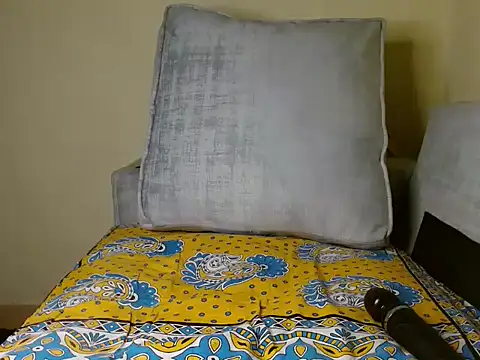 lavishh linds online show from March 12, 2025, 4:30 am