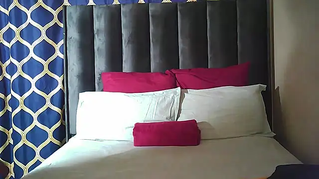 Snapshot of SuvieyX chatting on May 13, 2026, 7:28 am SuvieyX online show from May 13, 2026, 7:28 am