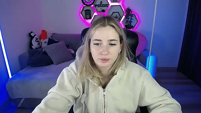 SabrinViolet online show from November 5, 2025, 9:20 am