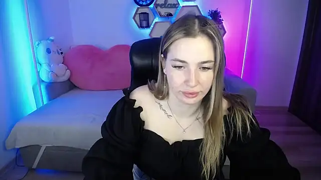 SabrinViolet online show from July 1, 2026, 8:05 am