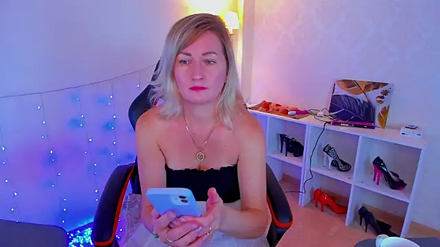 AriFleow online show from September 26, 2025, 12:09 pm