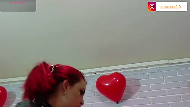 elizatexx online show from April 10, 2026, 7:07 pm