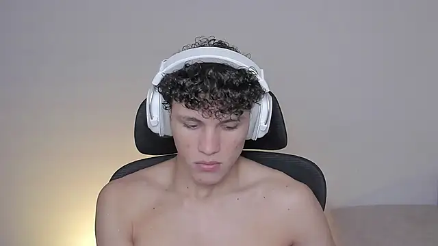 laurent nova online show from October 7, 2025, 6:32 am