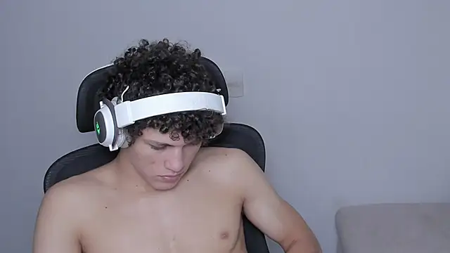 laurent nova online show from October 11, 2025, 7:07 am