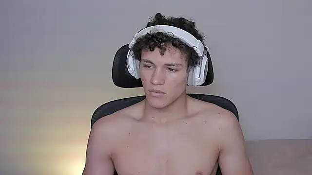 laurent nova online show from October 15, 2025, 8:58 am