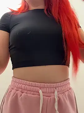 Holly-Glamour online show from October 4, 2025, 1:14 am