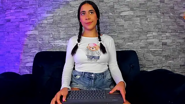 Snapshot of xanna_sweet chatting on February 9, 2025, 1:56 pm xanna sweet online show from February 9, 2025, 1:56 pm