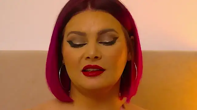 Snapshot of RissaRheys chatting on December 6, 2024, 10:19 pm RissaRheys online show from December 6, 2024, 10:19 pm