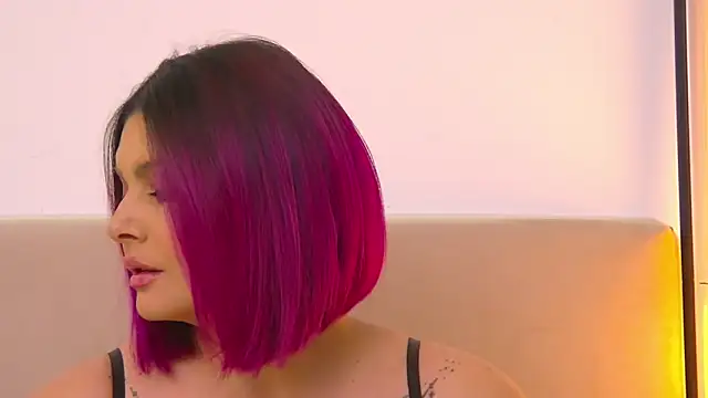 Snapshot of RissaRheys chatting on January 25, 2025, 9:35 pm RissaRheys online show from January 25, 2025, 9:35 pm