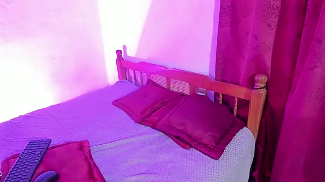 Ivanna18 x online show from May 28, 2026, 2:42 am
