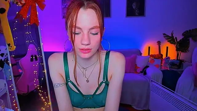 Alyssa Smitt online show from February 19, 2025, 7:39 am