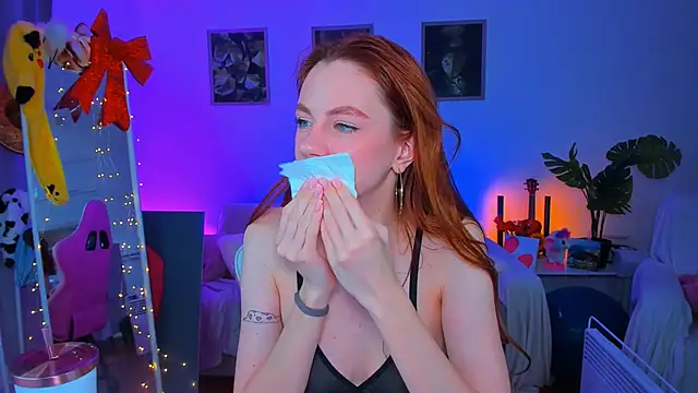 Alyssa Smitt online show from February 23, 2025, 11:14 pm