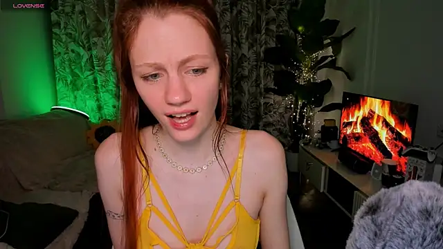 Snapshot of Alyssa_Smitt chatting on July 28, 2026, 12:51 am Alyssa Smitt online show from July 28, 2026, 12:51 am