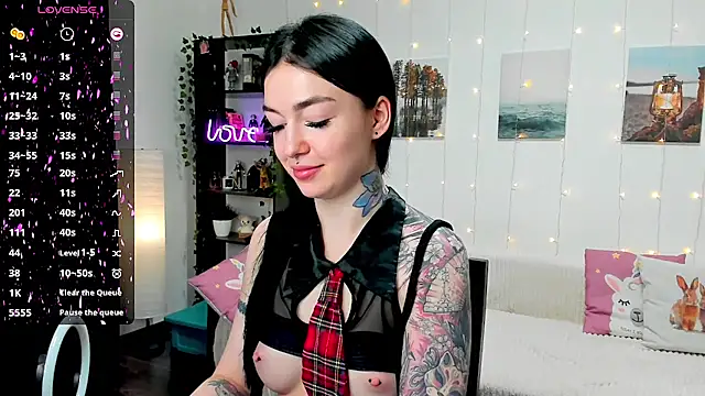 Snapshot of Magic_Allie chatting on March 7, 2025, 11:05 pm Magic Allie online show from March 7, 2025, 11:05 pm