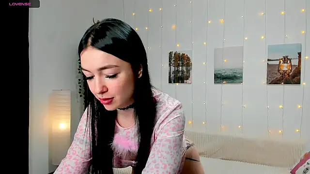 Snapshot of Magic_Allie chatting on March 11, 2025, 7:25 pm Magic Allie online show from March 11, 2025, 7:25 pm