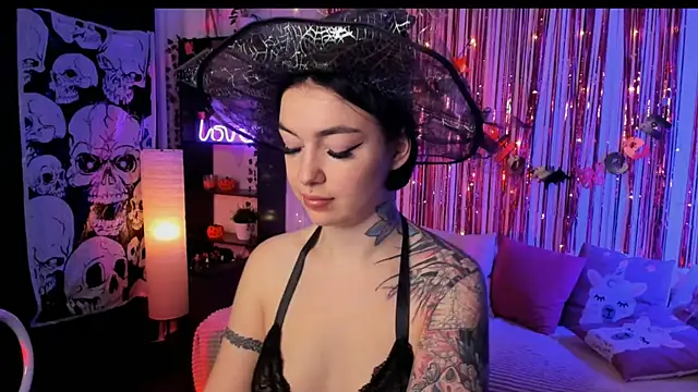 Snapshot of Magic_Allie chatting on October 25, 2025, 7:52 pm Magic Allie online show from October 25, 2025, 7:52 pm