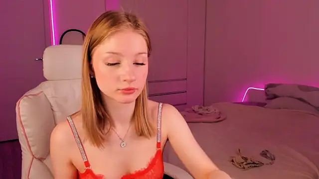 Eva Davi online show from February 19, 2025, 1:51 am