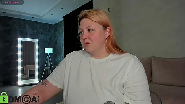 Snapshot of Ruth_Oliver chatting on September 28, 2025, 12:05 am Ruth Oliver online show from September 28, 2025, 12:05 am