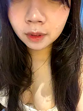 Hotellinh12 online show from October 5, 2025, 4:27 pm