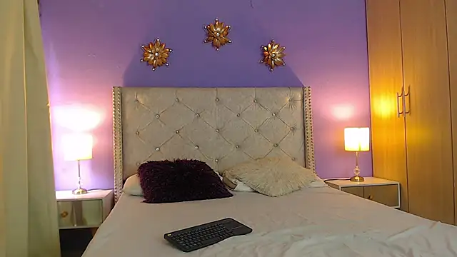 Kim and Mia online show from March 13, 2025, 4:45 pm