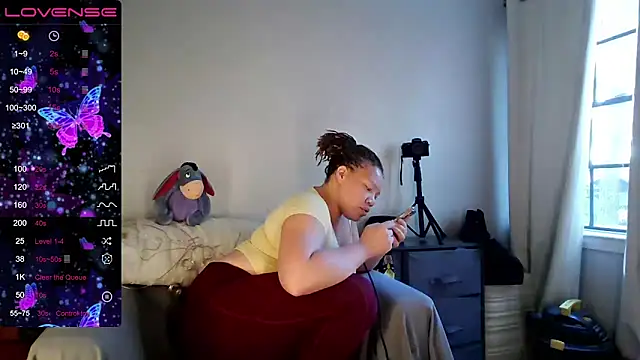 Milfshakecafe online show from October 2, 2025, 2:35 pm