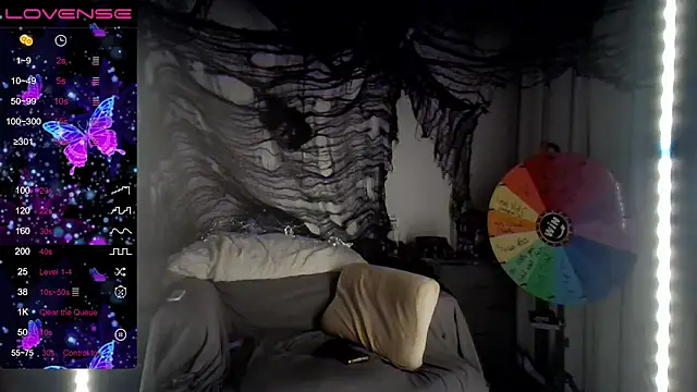 Milfshakecafe online show from October 7, 2025, 7:38 am