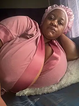 Chubbykarisma27 online show from February 23, 2026, 1:41 pm