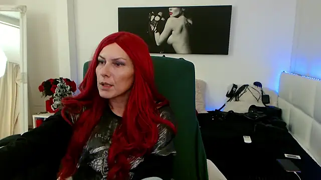 EvelynQueenn online show from December 12, 2024, 4:26 am