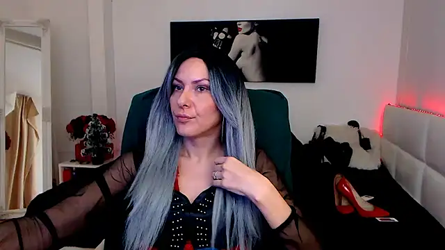 EvelynQueenn online show from December 16, 2024, 7:15 am