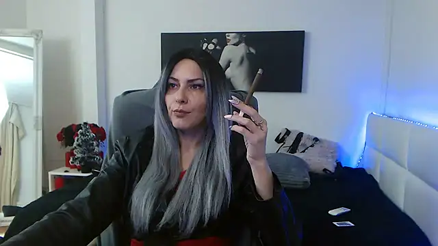 EvelynQueenn online show from January 9, 2025, 5:44 am