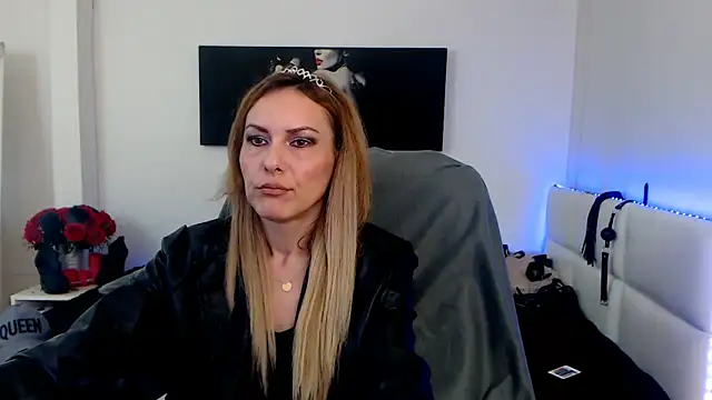 EvelynQueenn online show from February 2, 2025, 6:15 am