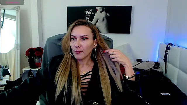 EvelynQueenn online show from February 3, 2025, 10:36 am