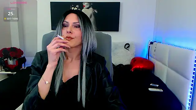 EvelynQueenn online show from March 18, 2025, 5:31 am