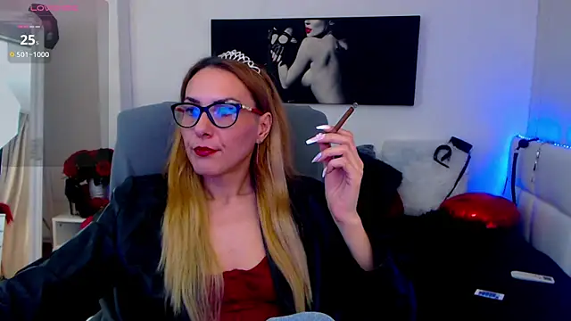 EvelynQueenn online show from March 22, 2025, 9:24 am