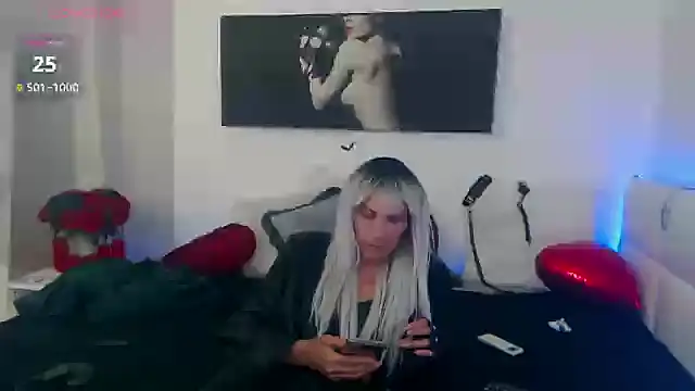 EvelynQueenn online show from September 14, 2025, 6:56 am